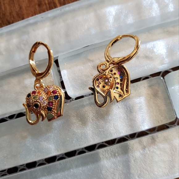 Elephant Gemstone Goldtone Earrings NWOT - Picture 5 of 9